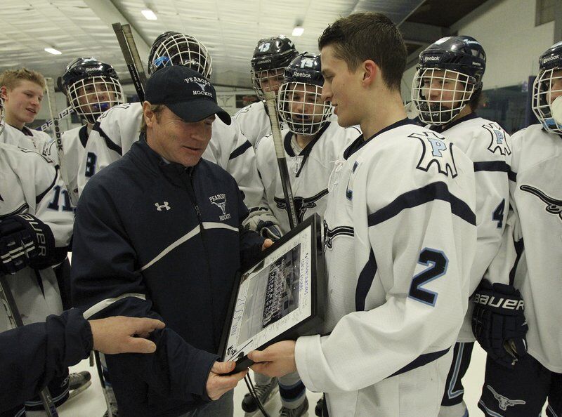 Leonard headed into Mass. State Hockey Coaches Hall of Fame this weekendÂ
